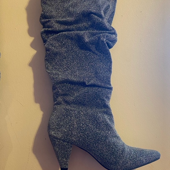 Womens boots - Picture 3 of 3